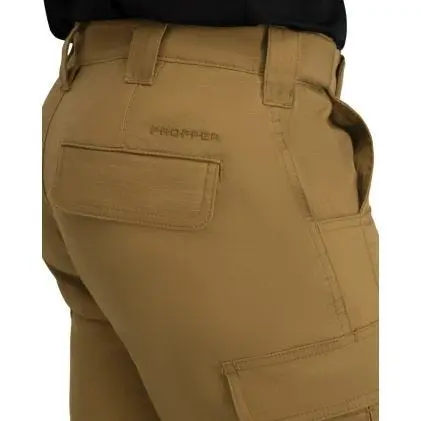 f5294_kinetic_tactical_pant_white-bg_coyote_model_detail_back_pocket_updated.webp