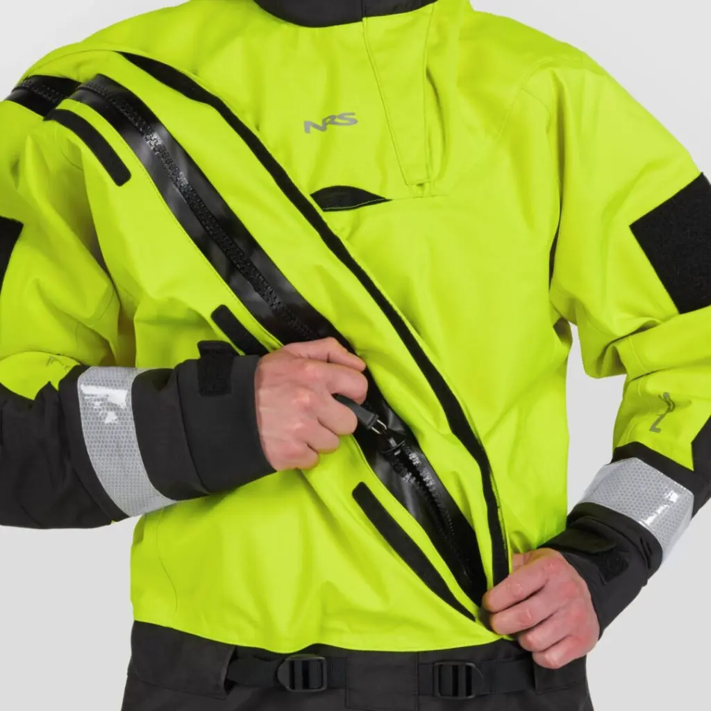 22560_01_SafetyYellow_Model_EntryZipper_111021_2000x2000-scaled.webp