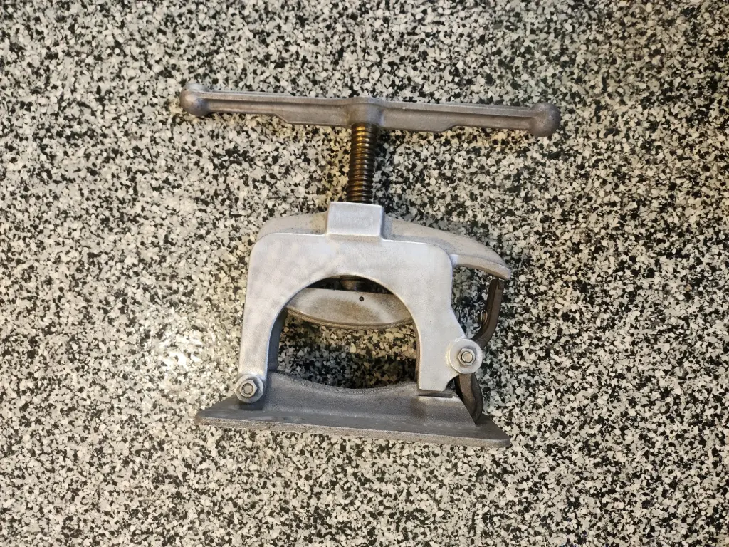 USED, HOSE CLAMP SIERRA 3"